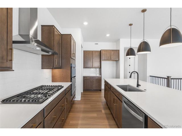 8664 S Quemoy St, Aurora, CO 80016