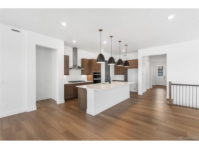 8664 S Quemoy St, Aurora, CO 80016