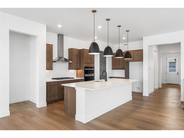 8664 S Quemoy St, Aurora, CO 80016