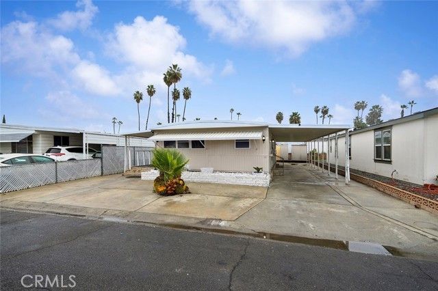 190 Santa Lucia, Hemet, CA 92543