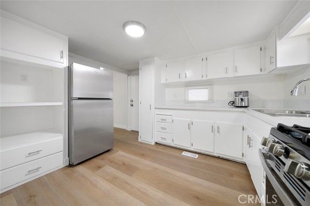 190 Santa Lucia, Hemet, CA 92543