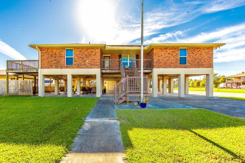 113 South Central Boulevard, Chauvin, LA 70344