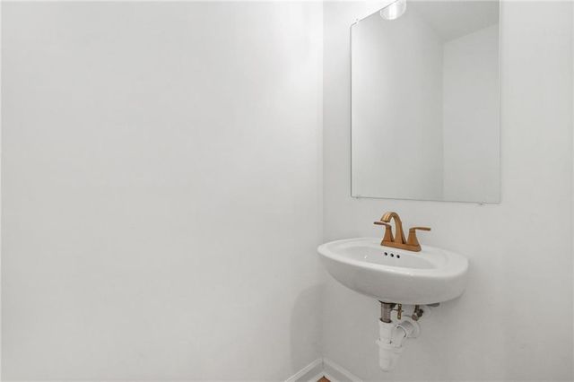 1645 Winpost NW Lane, Atlanta, GA 30318