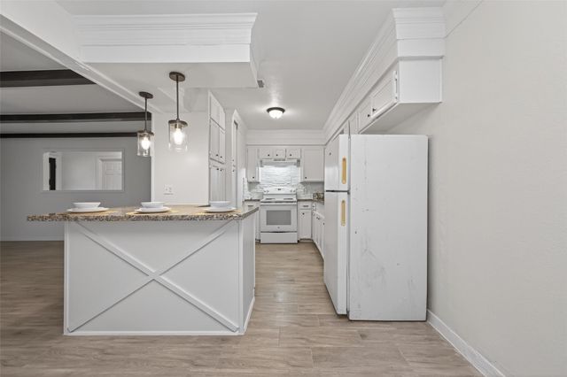 7718 Morley Street, Houston, TX 77061