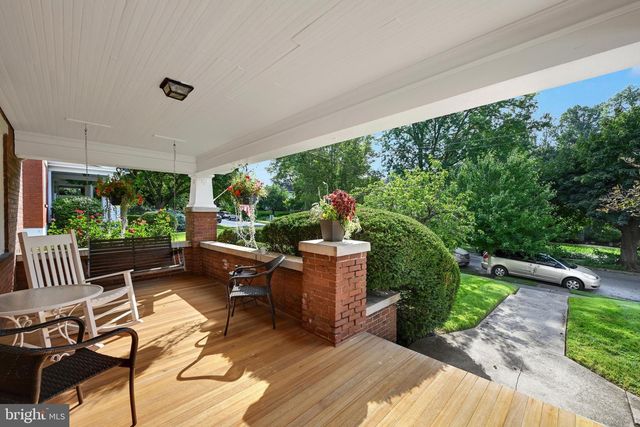 221 E AREBA AVE, Hershey, PA 17033