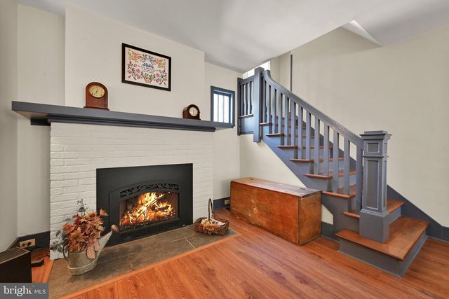 221 E AREBA AVE, Hershey, PA 17033