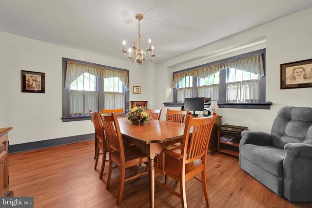 221 E AREBA AVE, Hershey, PA 17033
