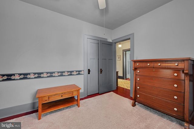 221 E AREBA AVE, Hershey, PA 17033