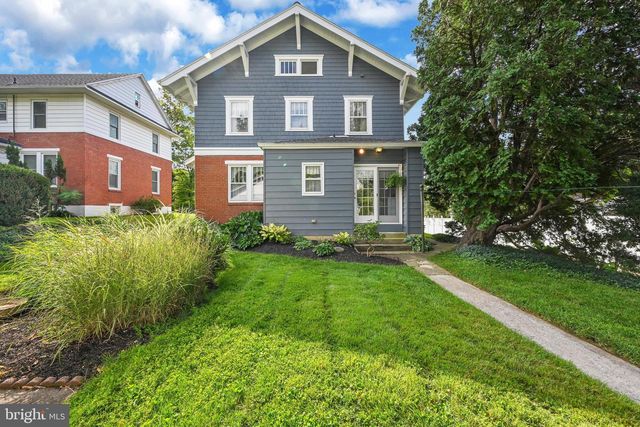 221 E AREBA AVE, Hershey, PA 17033