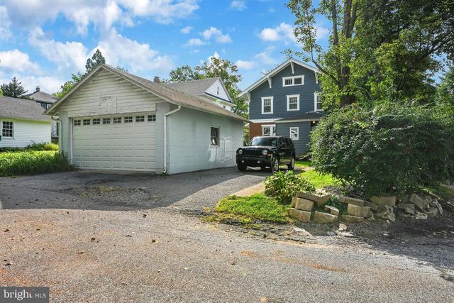 221 E AREBA AVE, Hershey, PA 17033