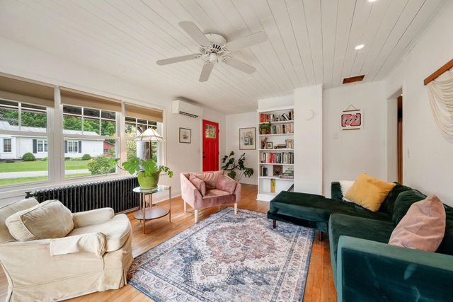 176 Brown's Court, Richmond, VT 05477