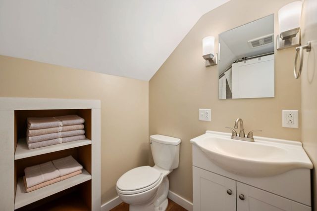 176 Brown's Court, Richmond, VT 05477