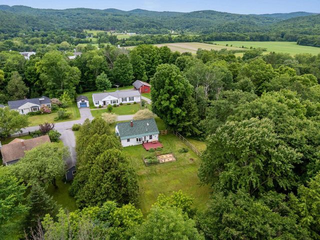 176 Brown's Court, Richmond, VT 05477