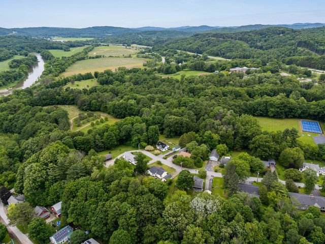 176 Brown's Court, Richmond, VT 05477