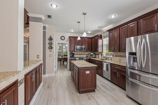 18116 SUGAR BROOKE DRIVE, Tampa, FL 33647