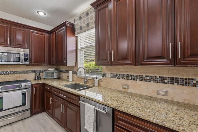 18116 SUGAR BROOKE DRIVE, Tampa, FL 33647