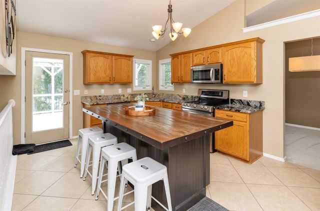 5740 NW 92nd Court, Johnston, IA 50131