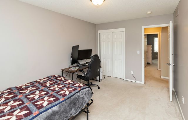 5740 NW 92nd Court, Johnston, IA 50131