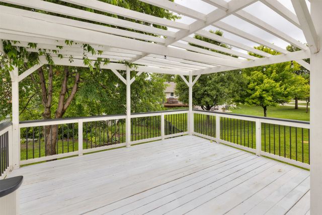 5740 NW 92nd Court, Johnston, IA 50131