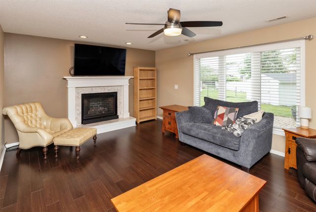 5740 NW 92nd Court, Johnston, IA 50131