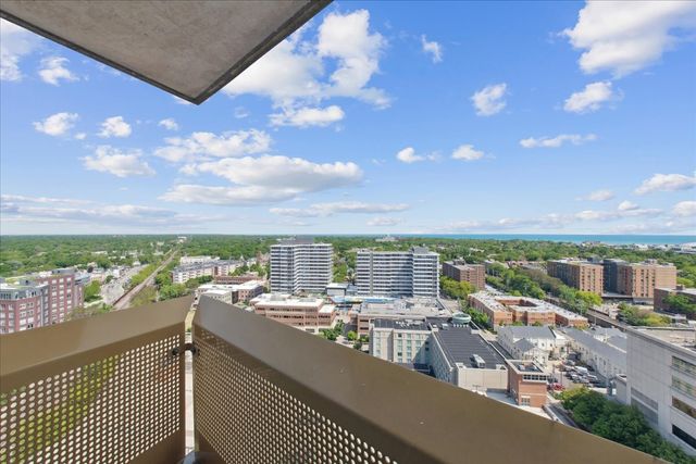 1720 Maple Avenue 2240, Evanston, IL 60201