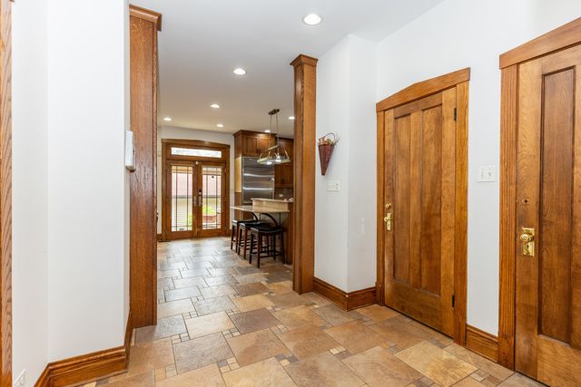 4136 N Lavergne Avenue, Chicago, IL 60641