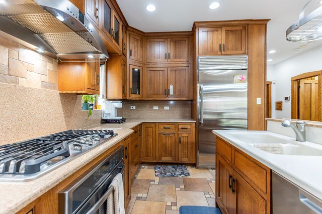 4136 N Lavergne Avenue, Chicago, IL 60641
