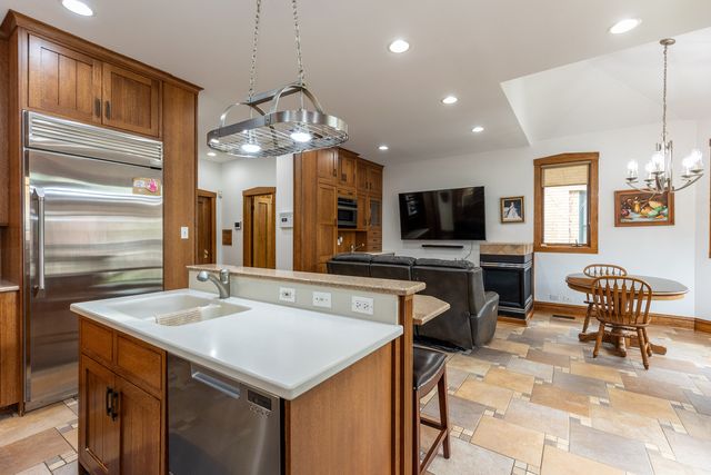 4136 N Lavergne Avenue, Chicago, IL 60641