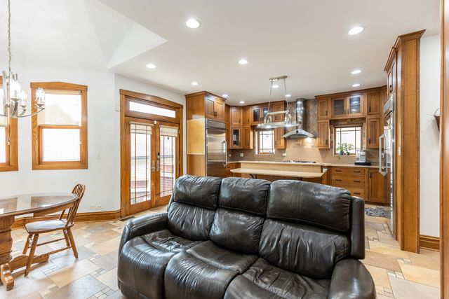 4136 N Lavergne Avenue, Chicago, IL 60641