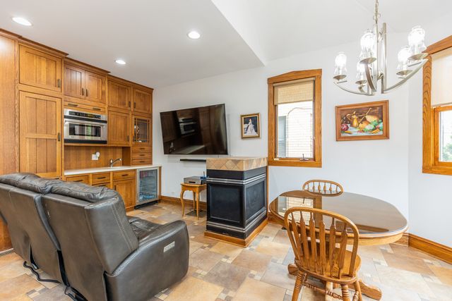 4136 N Lavergne Avenue, Chicago, IL 60641