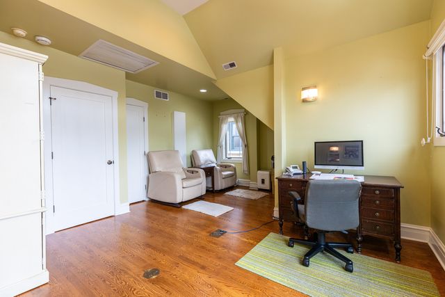 4136 N Lavergne Avenue, Chicago, IL 60641