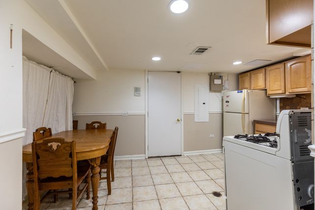 4136 N Lavergne Avenue, Chicago, IL 60641