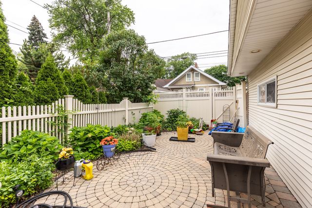4136 N Lavergne Avenue, Chicago, IL 60641