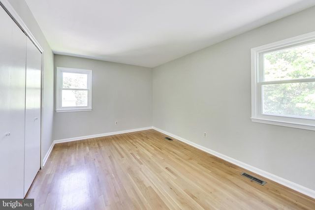 8 BARRINGTON FARE, Rockville, MD 20850