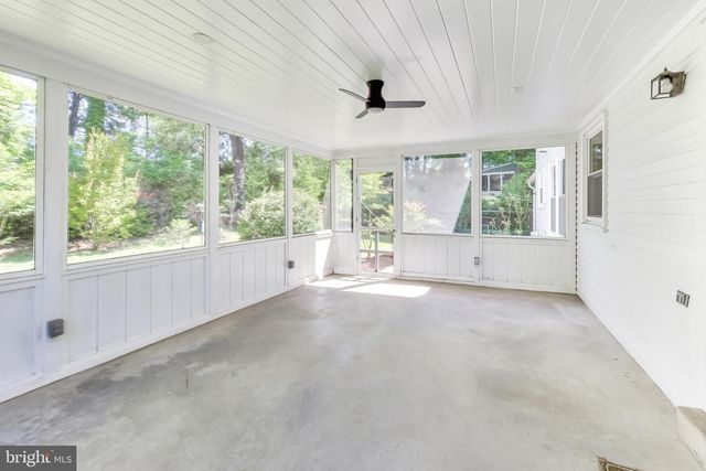 8 BARRINGTON FARE, Rockville, MD 20850