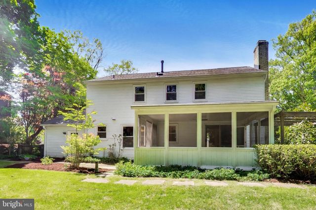 8 BARRINGTON FARE, Rockville, MD 20850