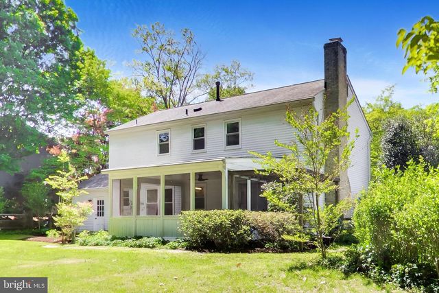 8 BARRINGTON FARE, Rockville, MD 20850