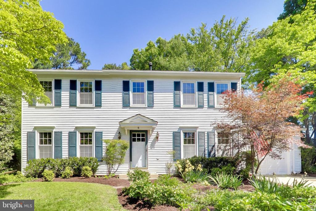 8 BARRINGTON FARE, Rockville, MD 20850