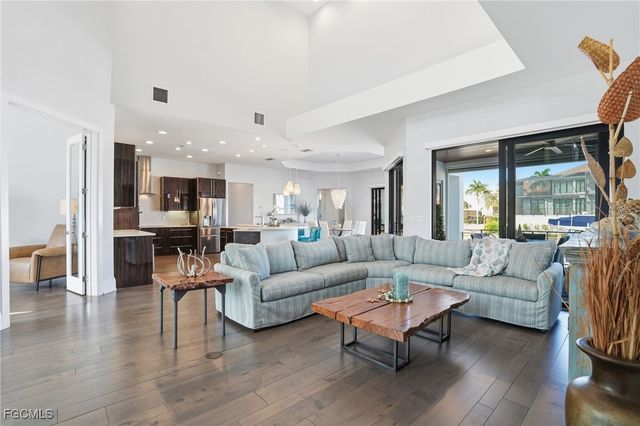 427 Willet AVE, Naples, FL 34108