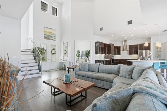 427 Willet AVE, Naples, FL 34108