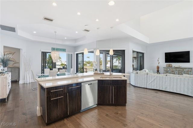 427 Willet AVE, Naples, FL 34108