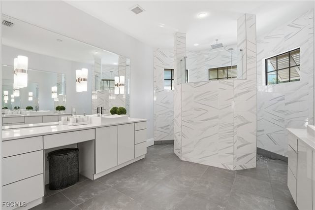 427 Willet AVE, Naples, FL 34108