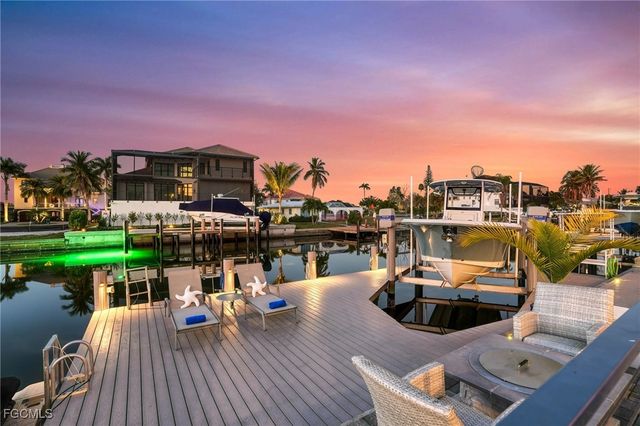 427 Willet AVE, Naples, FL 34108