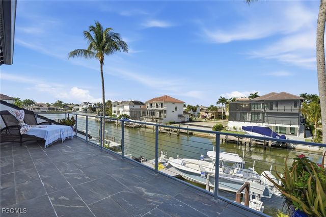 427 Willet AVE, Naples, FL 34108