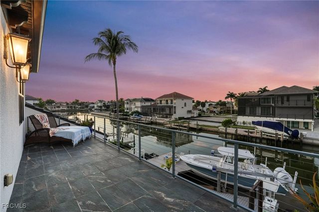 427 Willet AVE, Naples, FL 34108