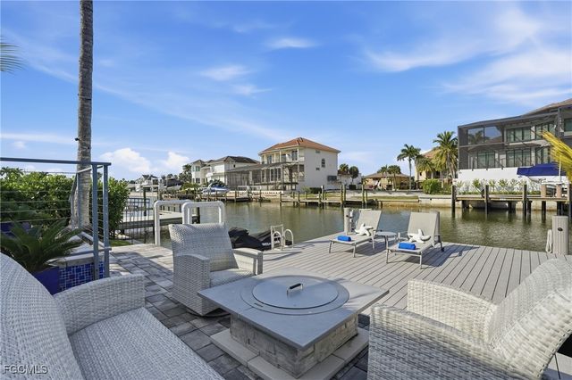 427 Willet AVE, Naples, FL 34108