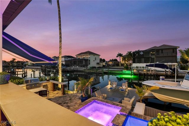 427 Willet AVE, Naples, FL 34108