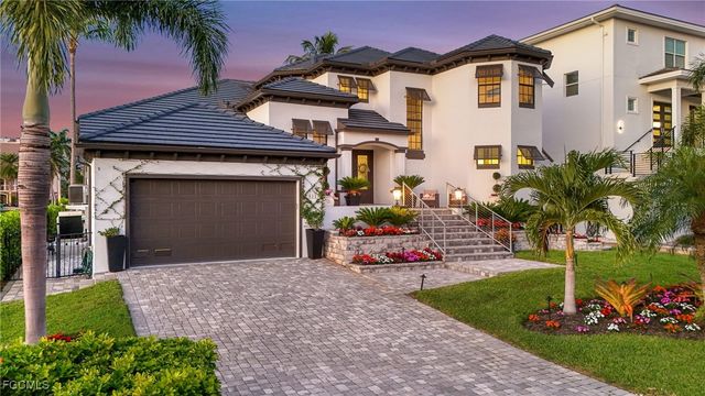 427 Willet AVE, Naples, FL 34108