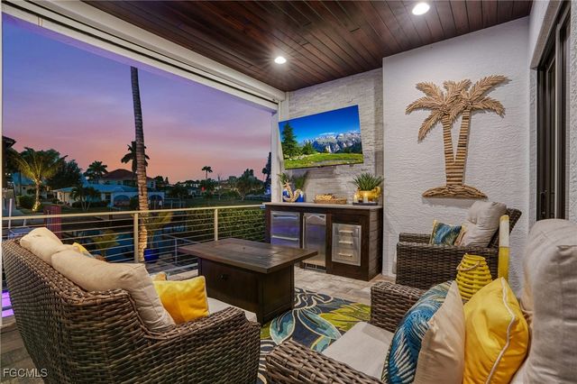 427 Willet AVE, Naples, FL 34108