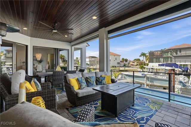 427 Willet AVE, Naples, FL 34108